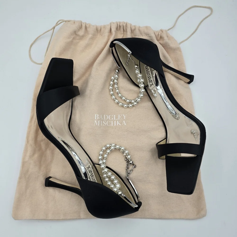 NIB Badgley Mischka Loretta Dual Pearl Strap Stiletto Heel Sandals, Black Satin - Picture 15 of 16